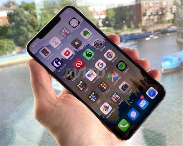 iPhone 11 Pro Max gold - 2