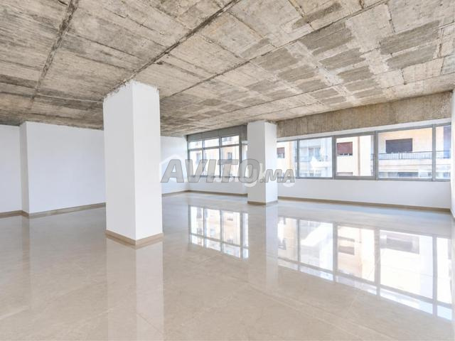 Bureau de 275 m² à Tanger - 2