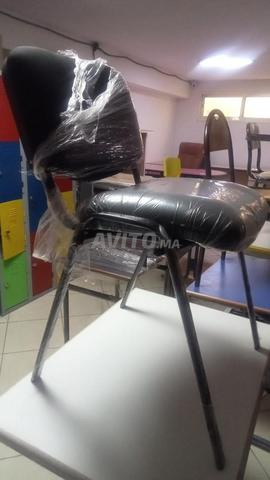 CHAISE ISO SIMPLE ET AVEC ECRITOIRE 