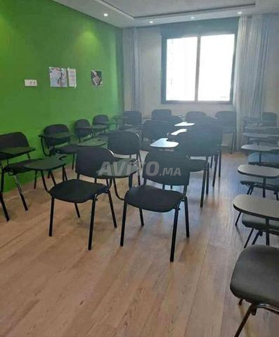 🪑 Chaise ISO de haute qualité et design pratique - 2