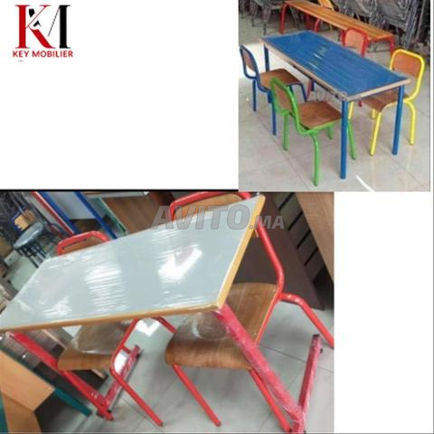 Table avec chaises scolaires - 2