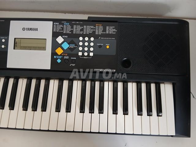 Piano Yamaha PSR 223 à vendre - 2