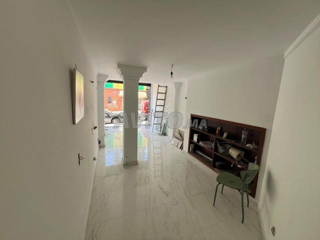 محل تجاري للإيجار – وسط مدينة طنجة - 2