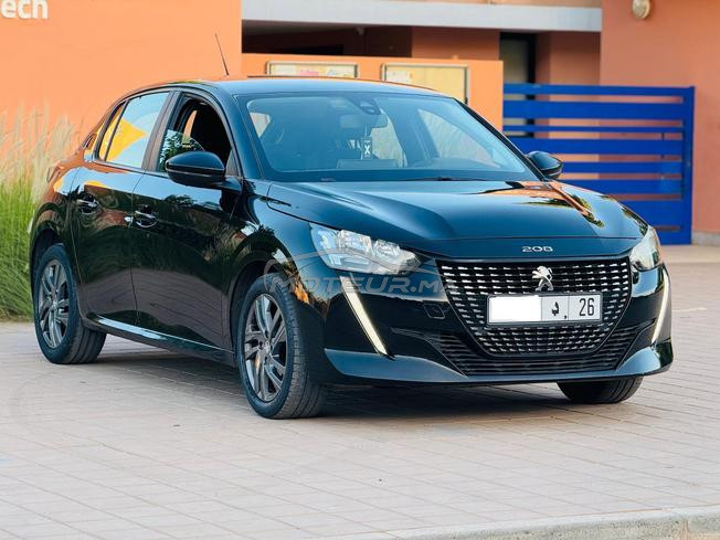 Peugeot 208 2021 1 men full options 
