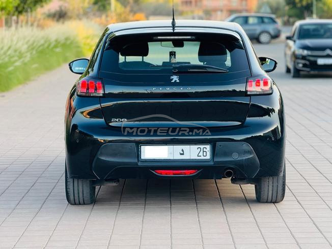 Peugeot 208 2021 1 men full options 