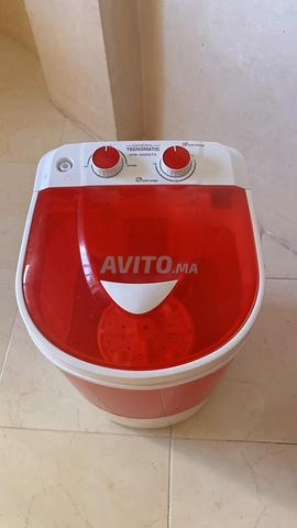 Machine à laver pour bébé et vêtements. Bienvenue.