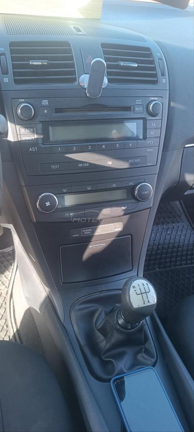toyota avensis 