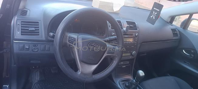 toyota avensis 
