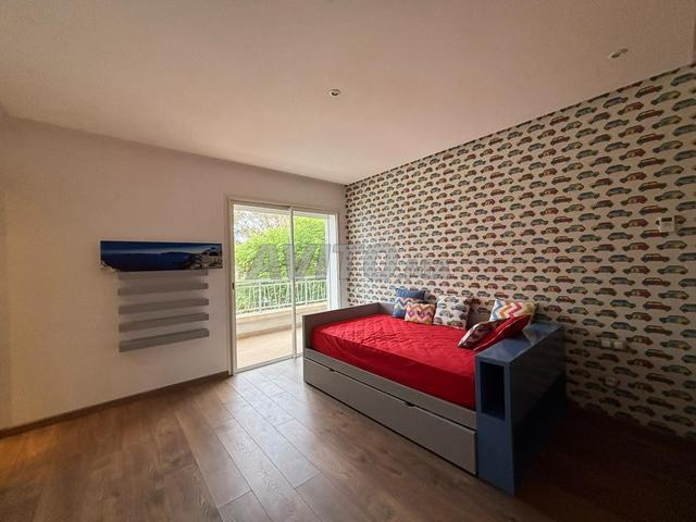 Très belle villa avec piscine en location meublée