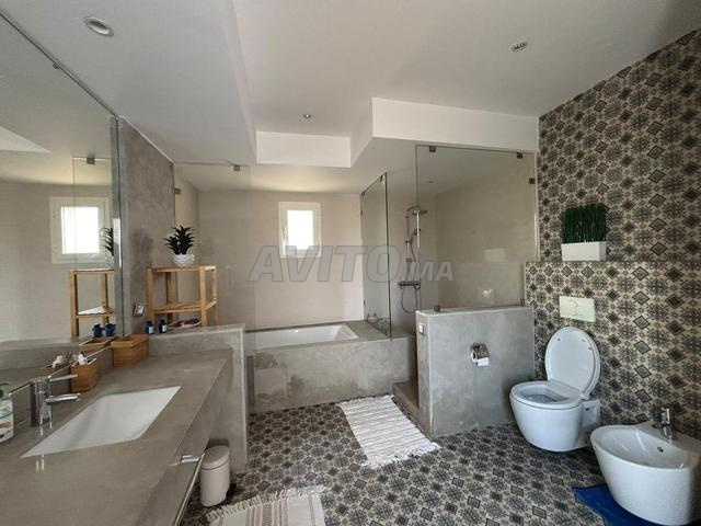 Très belle villa avec piscine en location meublée