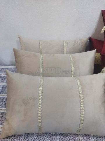 Coussins longs "Intitash" de qualité pour décorer votre salon - 2