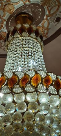 Lustre luxueux à vendre à un prix très symbolique - 2