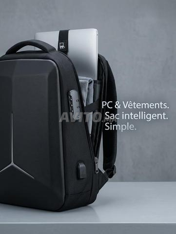 Sac à Dos Intelligent - Sécurité & Connectivité