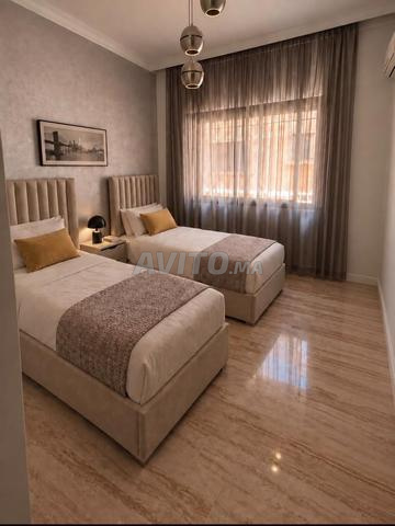 APPARTEMENT MODERNE MEUBLÉ À LOUER - 2