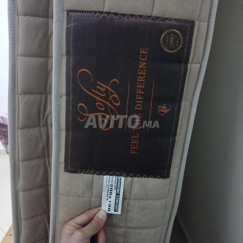 Matelas presque neuf - 2