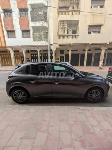 Peugeot 208 automatique 2022 - 2