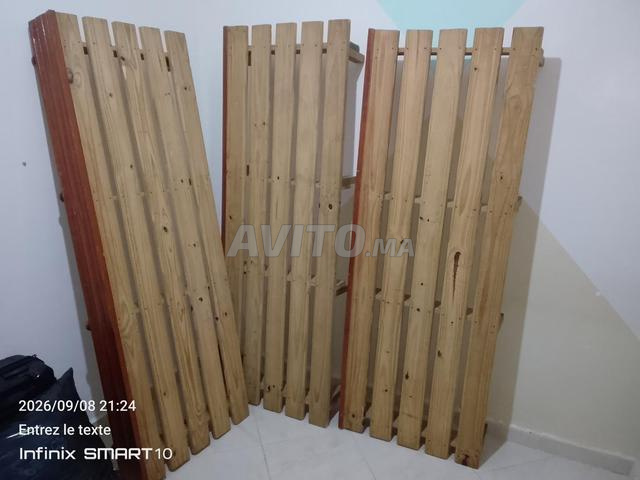 4 portes en bois en bon état à vendre et mettez la photo ici 👇🏻