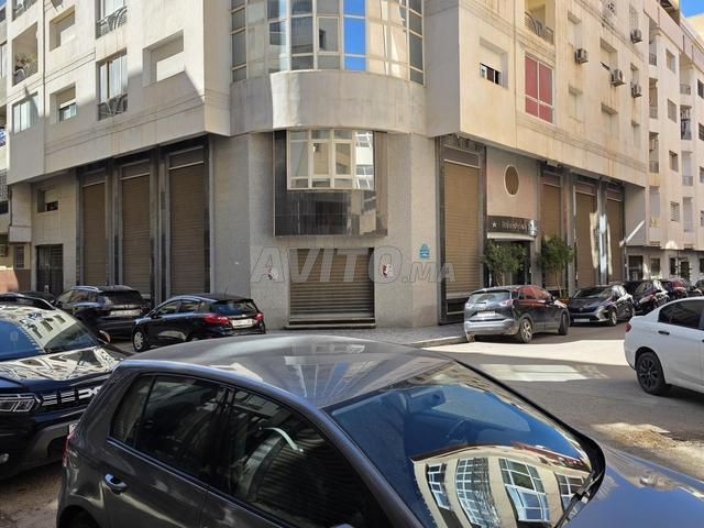 Grand magasin trois façades Hamria 750 mètres 