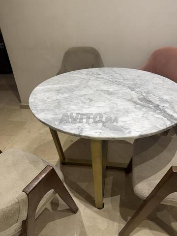 Table marbre 1m 1500 dh et console marbre 1200 dh