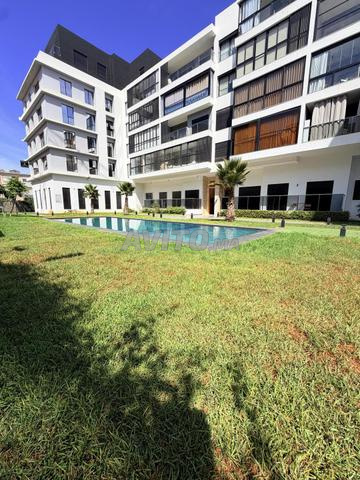 Appartement 2 chambres vide avec piscine et gym - 2
