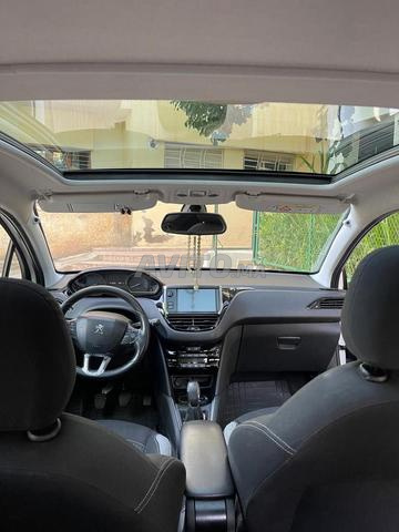 Peugeot 208 - 2