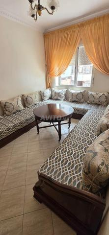 غرفة معيشة كاملة مع طاولة - 2