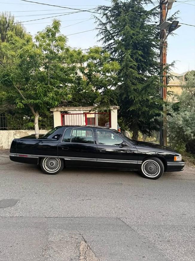 Cadillac Sedan DeVille 