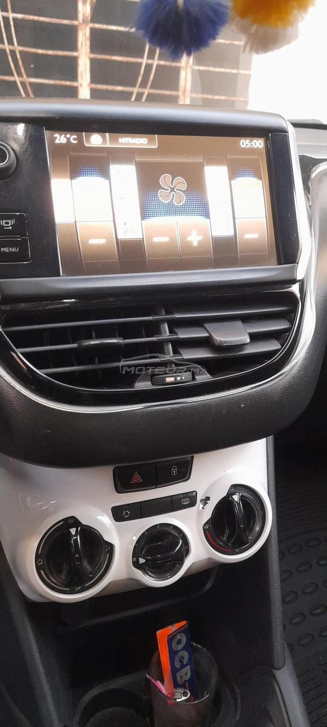 Peugeot 208 essence 