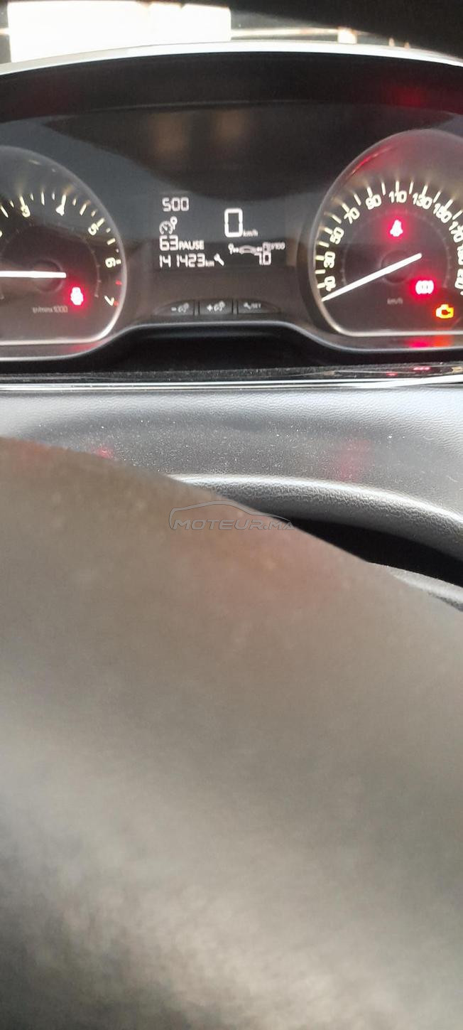 Peugeot 208 essence 