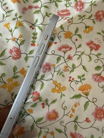 iPhone 15 128 Go - 2