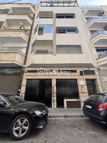 Local commercial de 150 m² à Casablanca