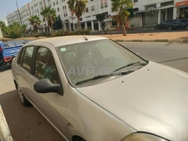 Voiture Renault Symbol - 2