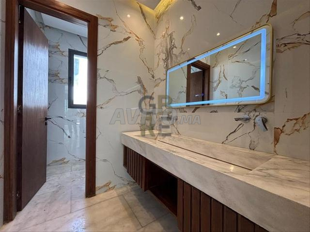 Magnifique villa avec piscine et ascenseur en location