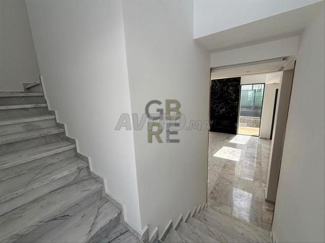 Magnifique villa avec piscine et ascenseur en location