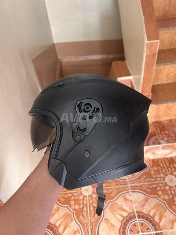 Casque moto très bon état et très propre - 2