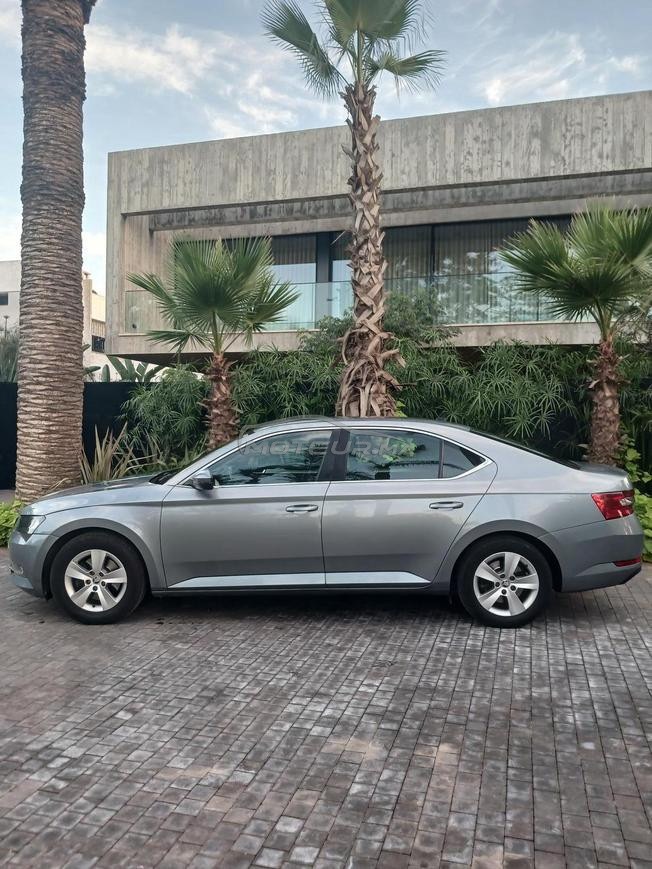 SKODA SUPERB 2019 et 90 000km