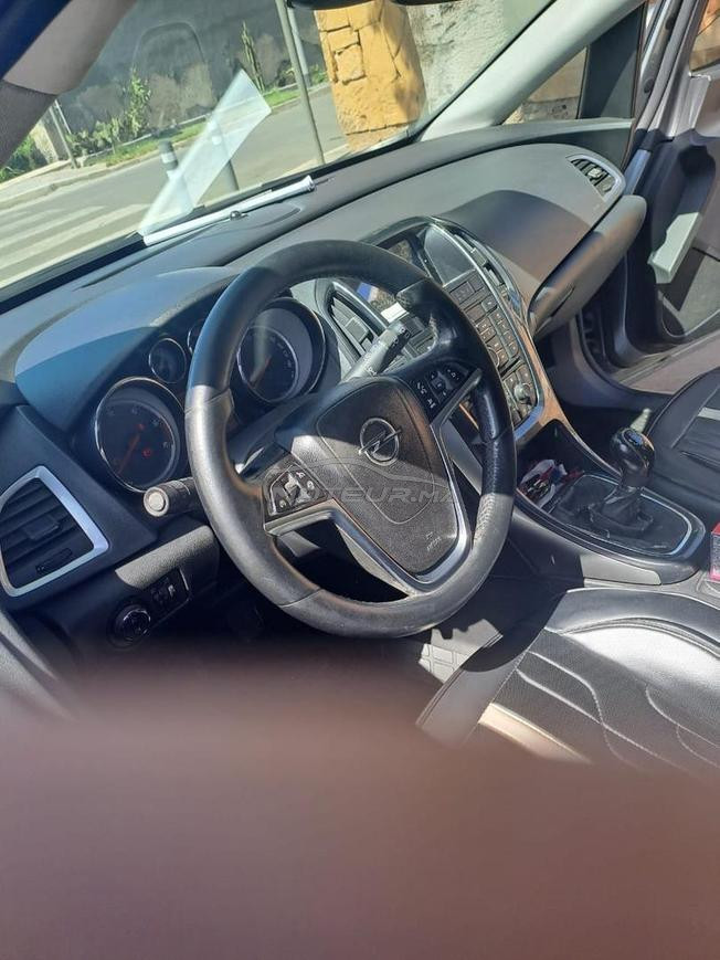 opel astra en très bon état à vendre