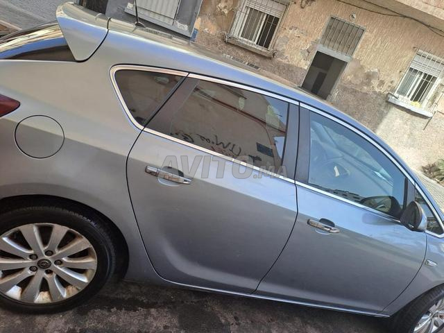 Opel Astra en très bon état à vendre - 2