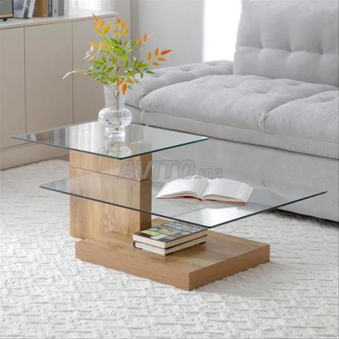 Table basse à deux niveaux avec plateau en verre