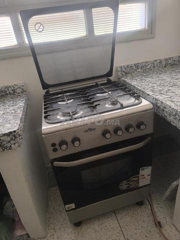 Cuisine à vendre four et plaques électriques et gaz et éclairage - 2