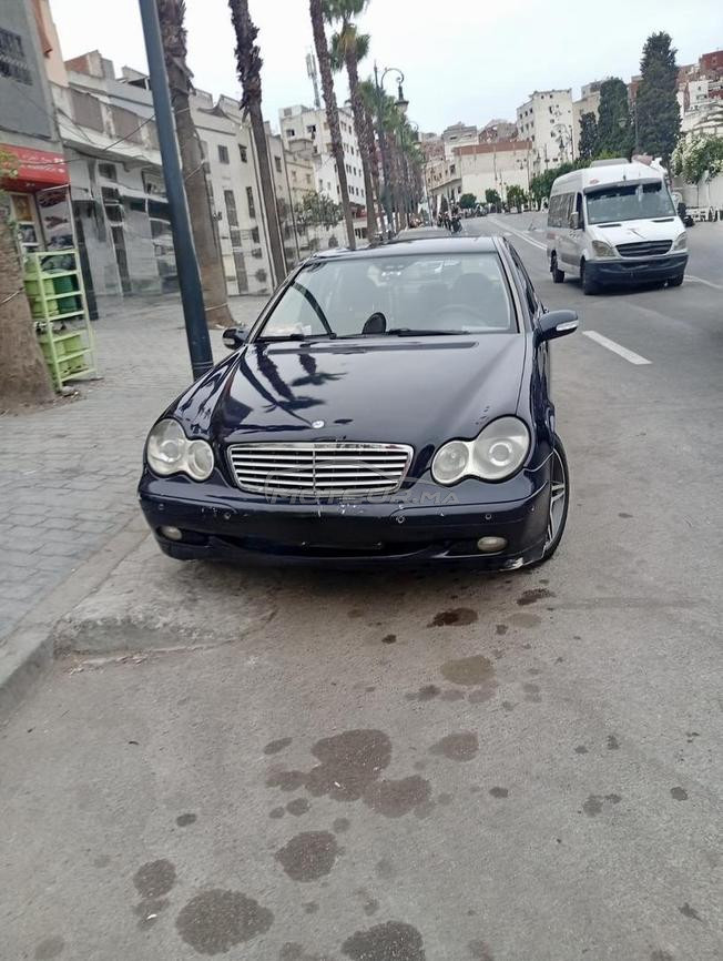 مرسيدس-بنز 220 ديزل يدوي 2000 في طنجة