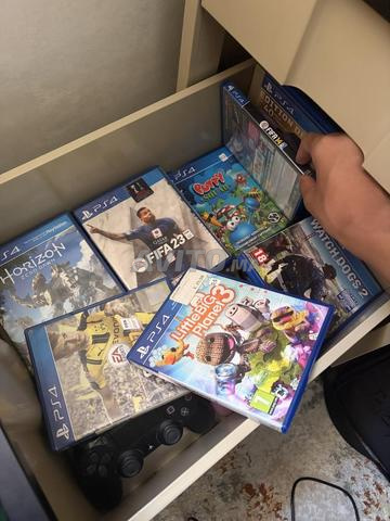 PS4, 2 manettes originales et une manette - 2