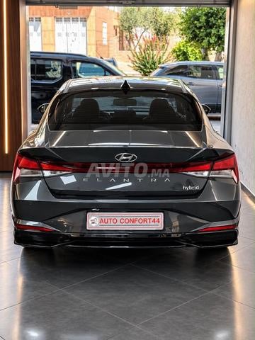 Hyundai Elantra Hybride Automatique 2023 à Tétouan - 2