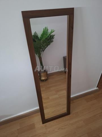 Grand miroir vertical avec cadre en bois élégant - bon état