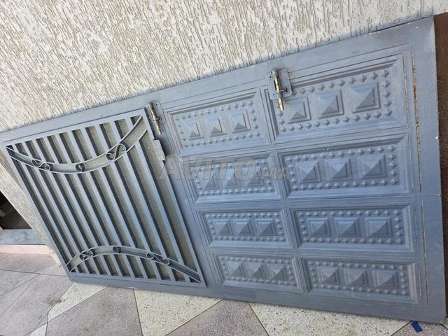 Porte en fer. - 2