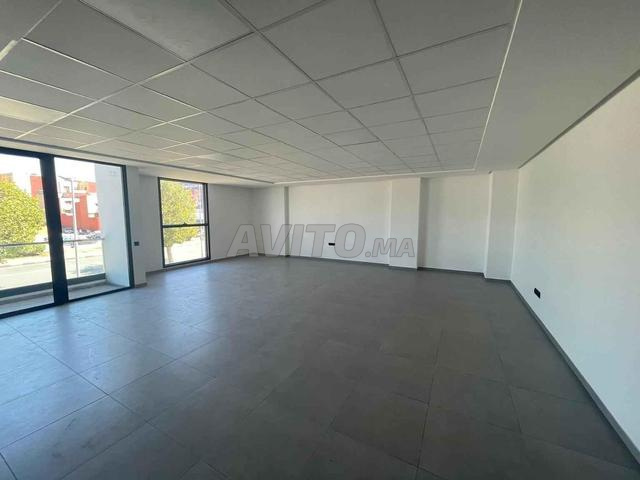 Plateaux bureaux de 60M² à louer Quartier Victoria - 2