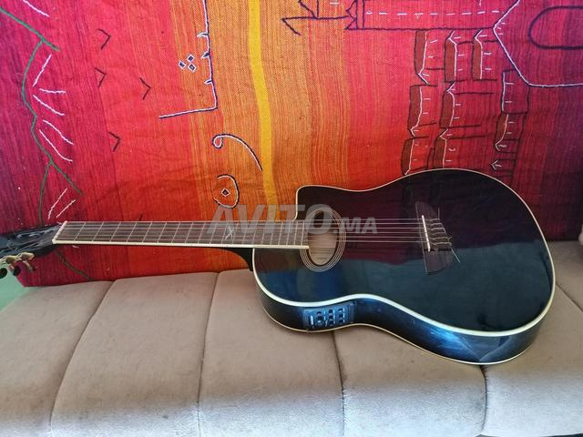 Urgent guitare classique Eko
