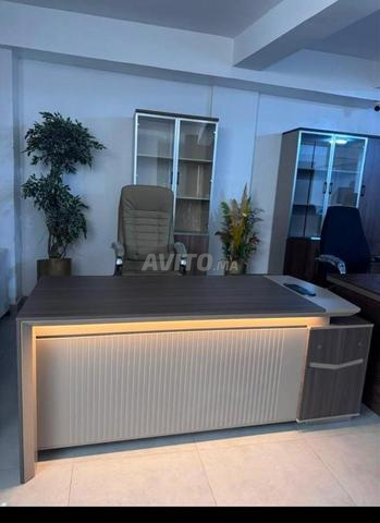 💡 Bureau de Direction avec LED – - 2