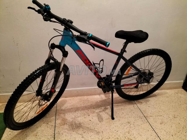 Vélo sportif avec accessoires
