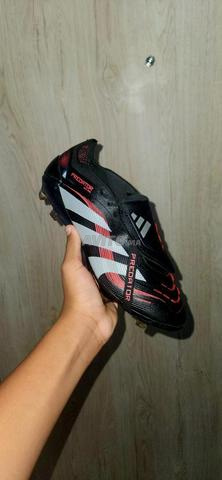 Chaussures de football d'occasion en très bon état - encore propres